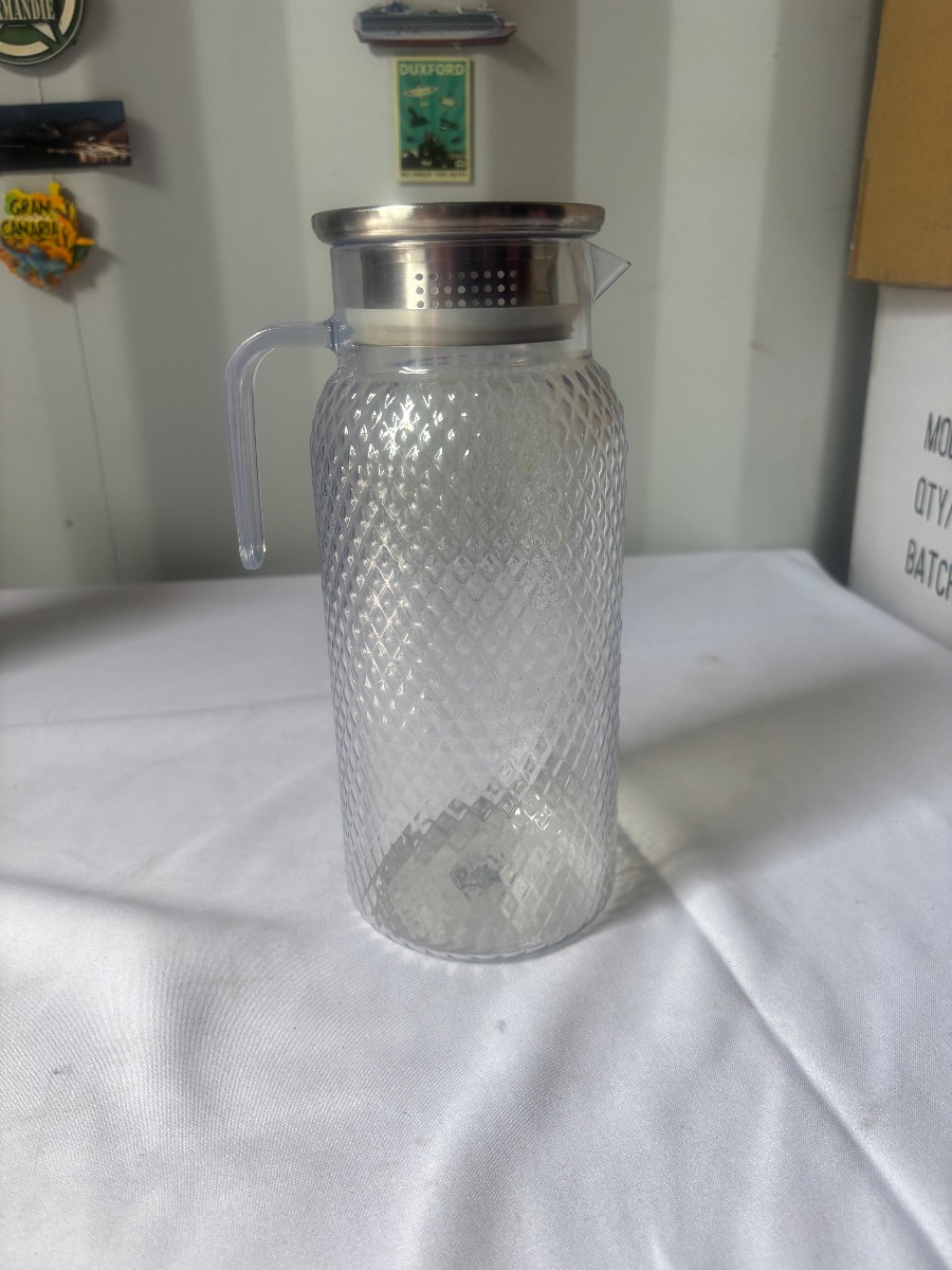 Glass Water Jug Carafe with Stainless Steel Lid & Filter Textured Diamond Pattern