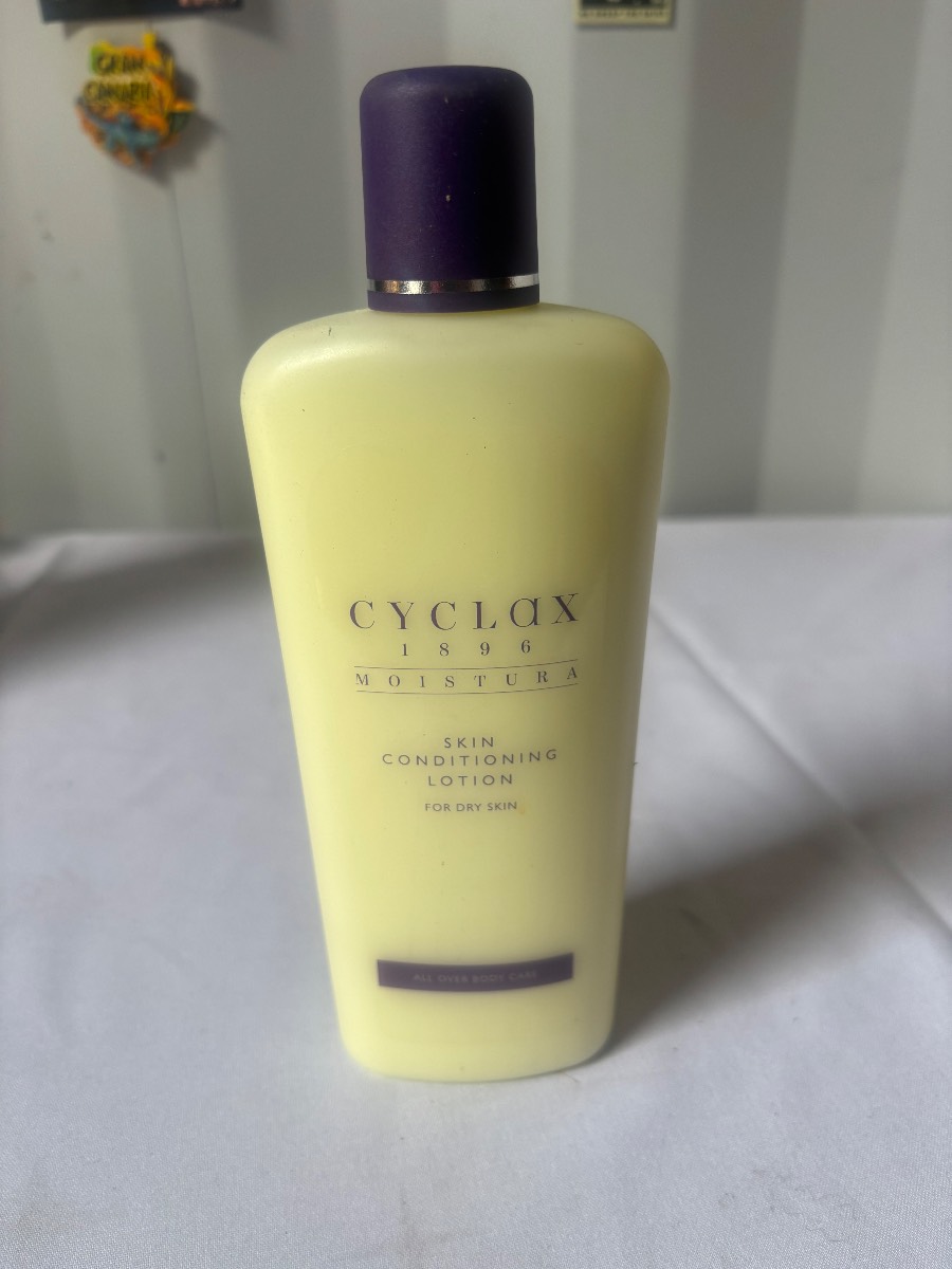 Cyclax 1896 Moistura Skin Conditioning Lotion 400ml For Dry Skin Body Moisturiser
