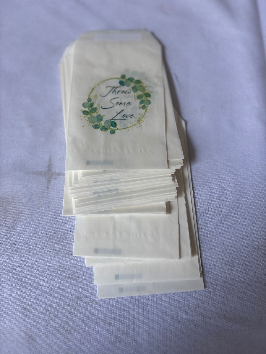 50 x “Throw Some Love” Self Seal Paper Gift Bags Wedding Party Favours Treat Bags