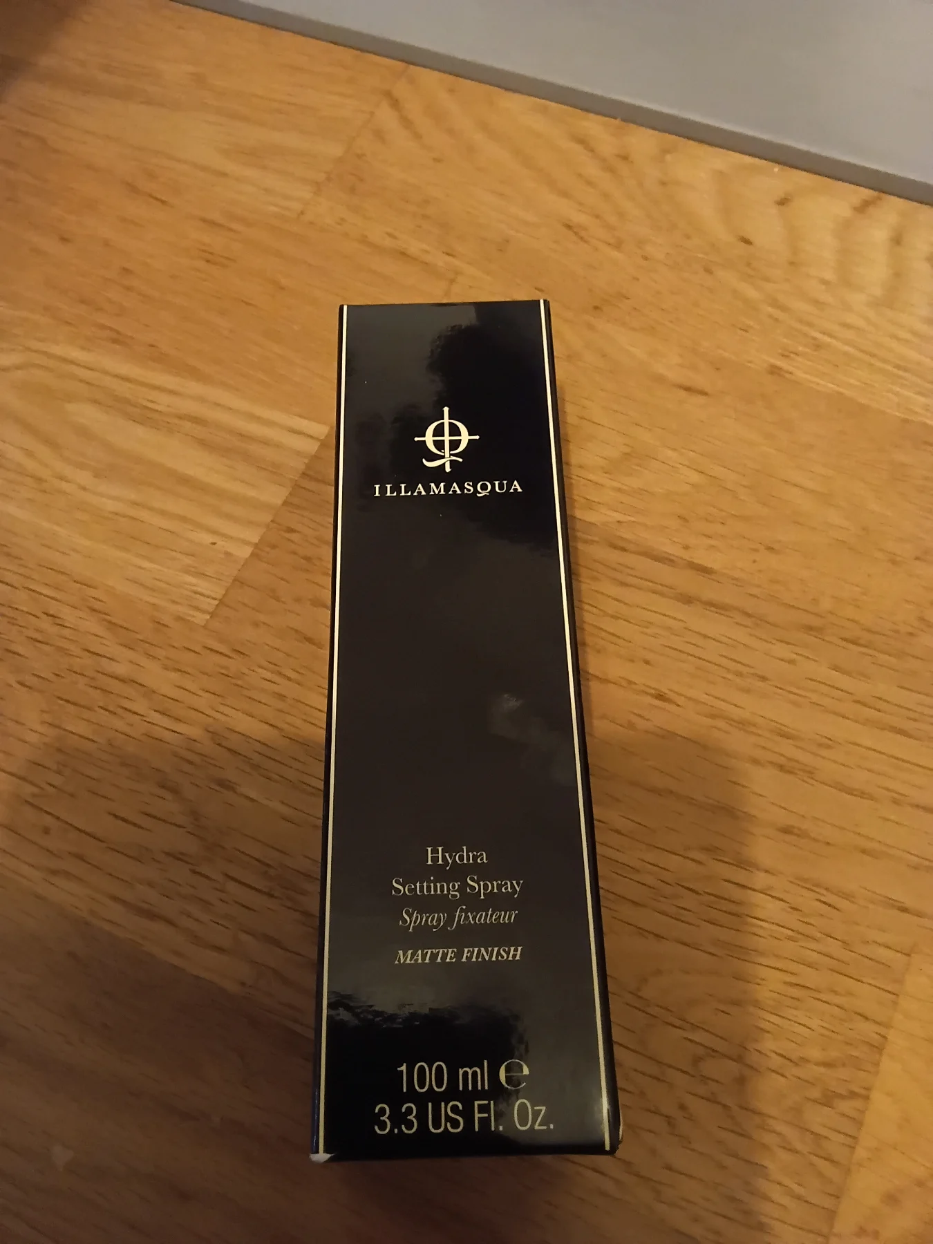 Illamasqua hydra setting Spray