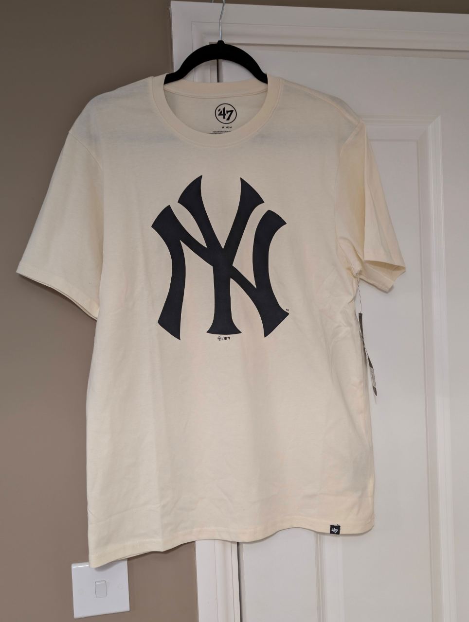 47 Brand New York Yankees Graphic T-Shirt Size Medium