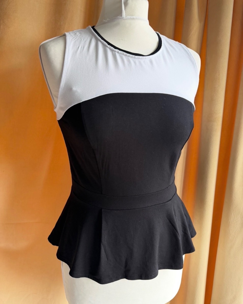 Karen Millen White and Black Peplum Sleeveless Occasion Evening Party Top size 10