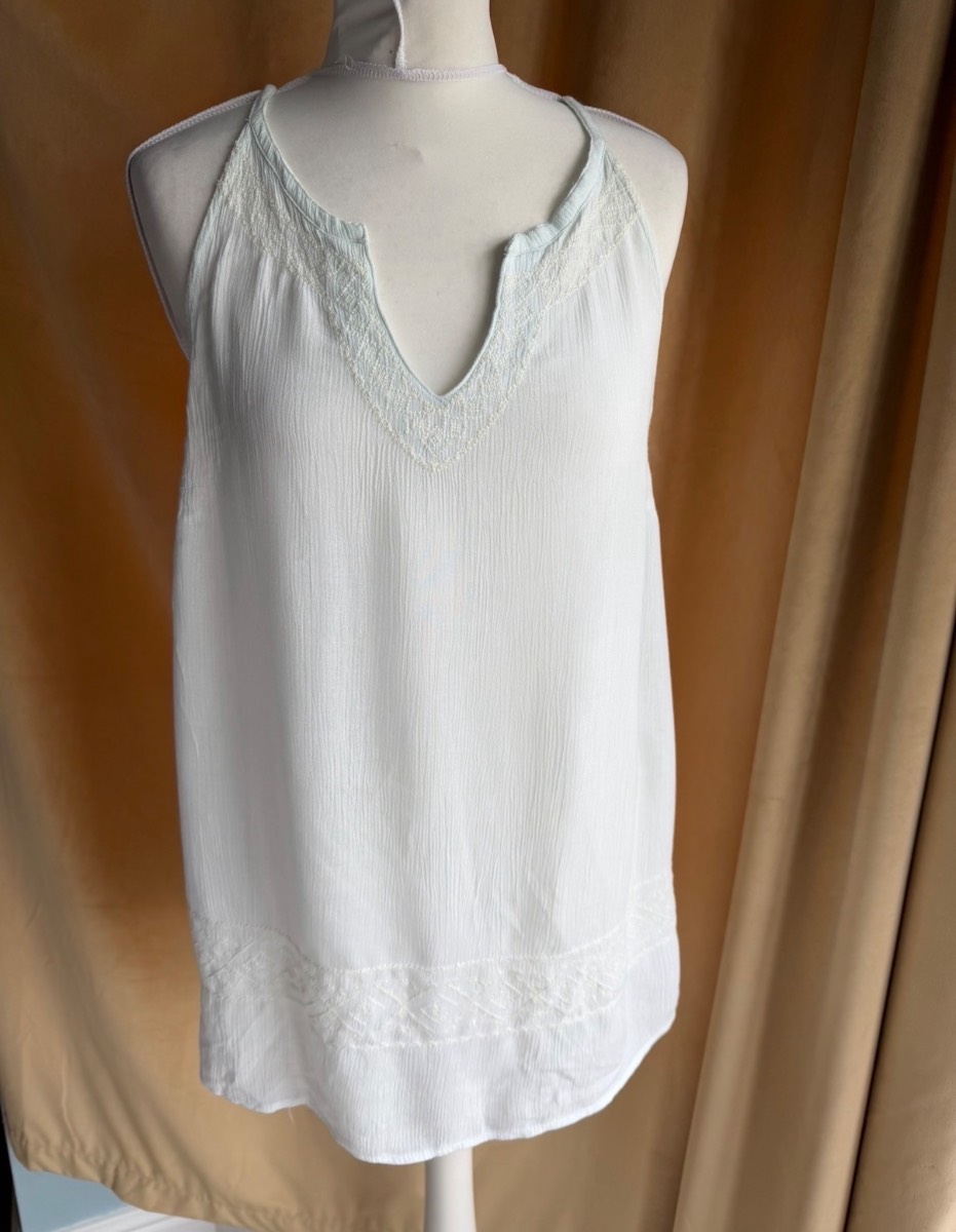 Gap Light Blue Embroidered Summer Holiday Relaxed Fit 100% Viscose Top XS Fits 6/ 8/10