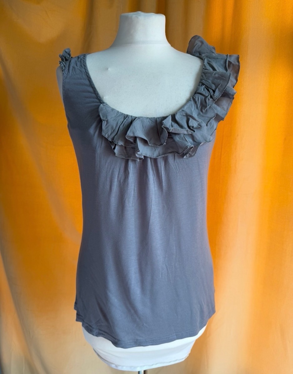 Ted Baker Grey Sleeveless Elegant Ruffle Top fits size 8/10