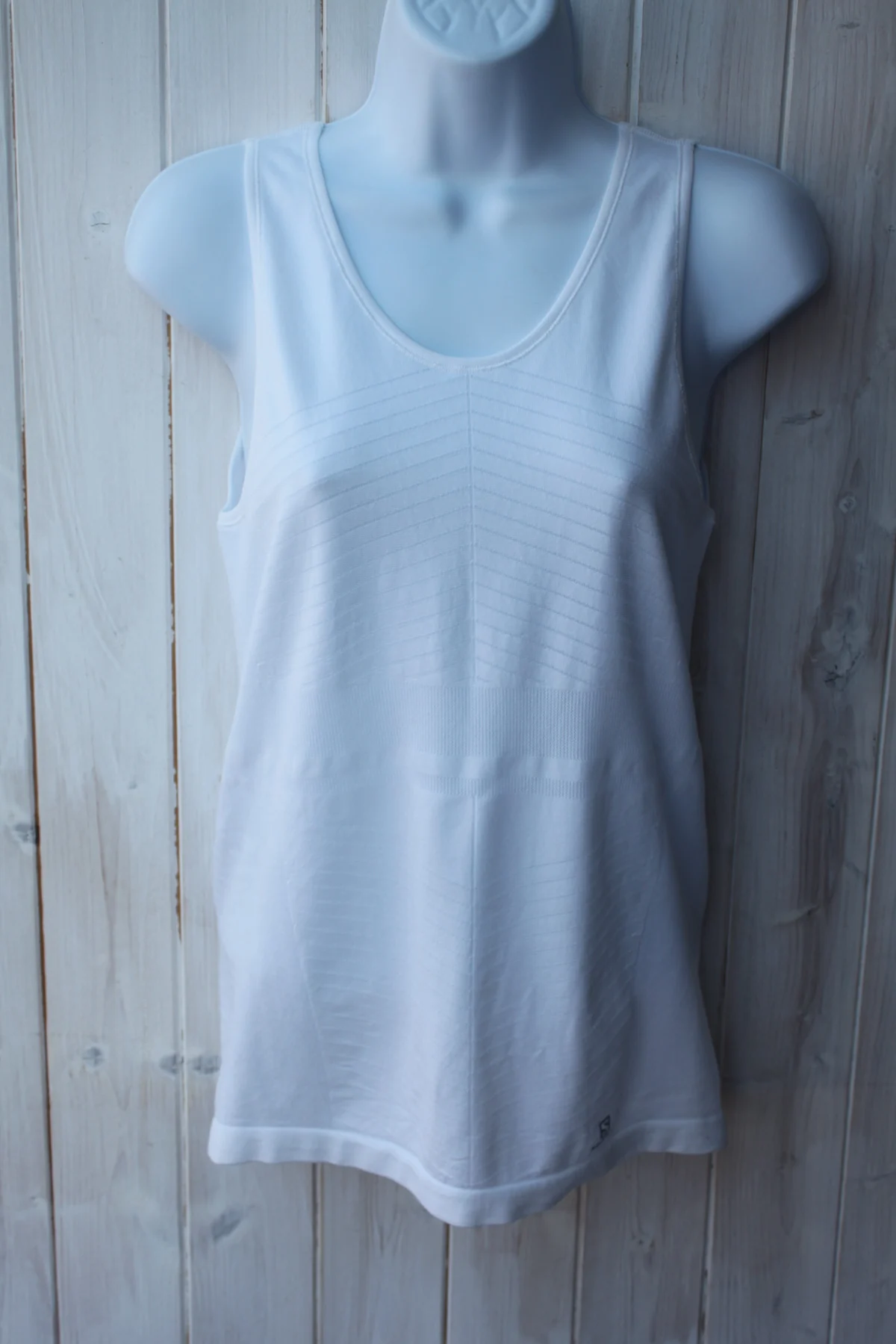 Salomon Womens Elevate Move’On White Sports Vest