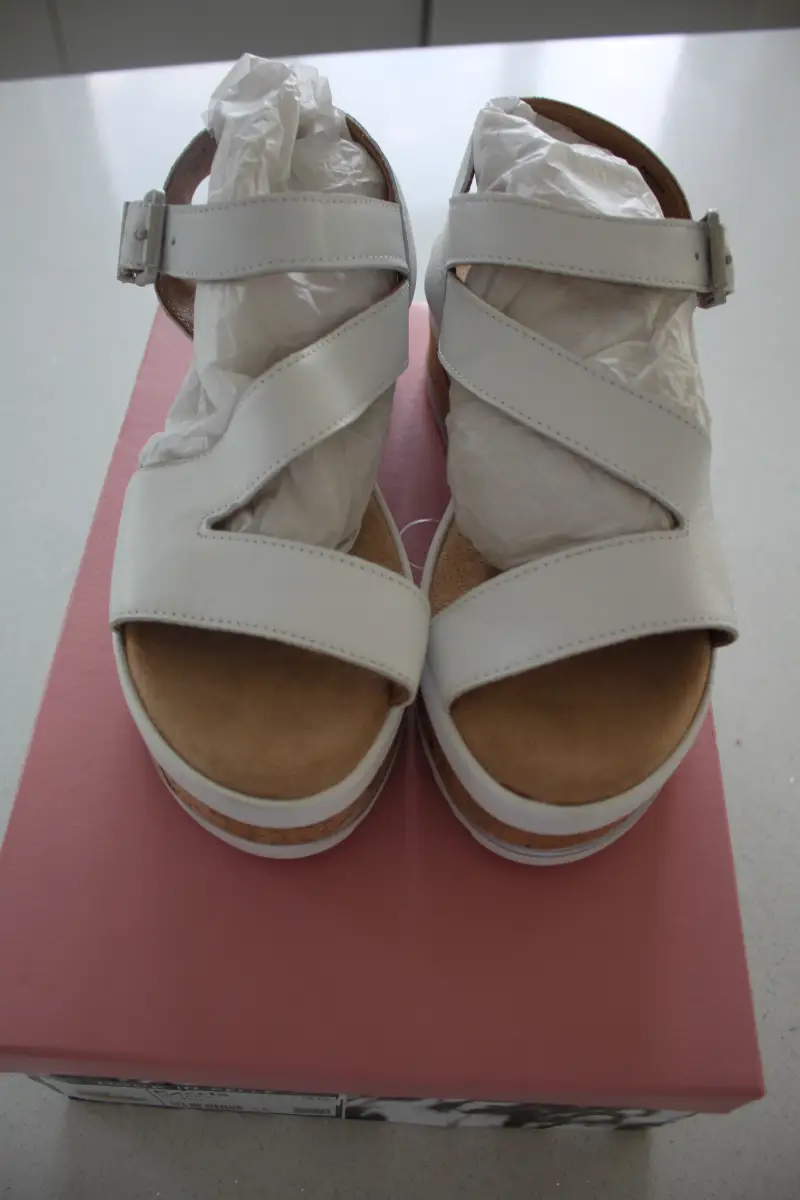Moda In Pelle White Wedge Leather Sandal