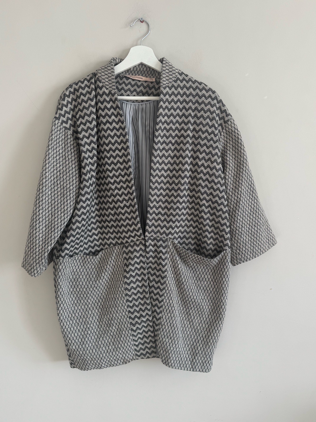 Rue de Femme Black Cream Chevron Pattern Open Front Jacket Size M