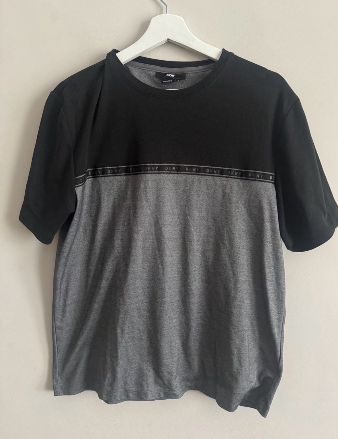 DKNY Black Grey Colour Block T Shirt Logo Tape Crew Neck Medium