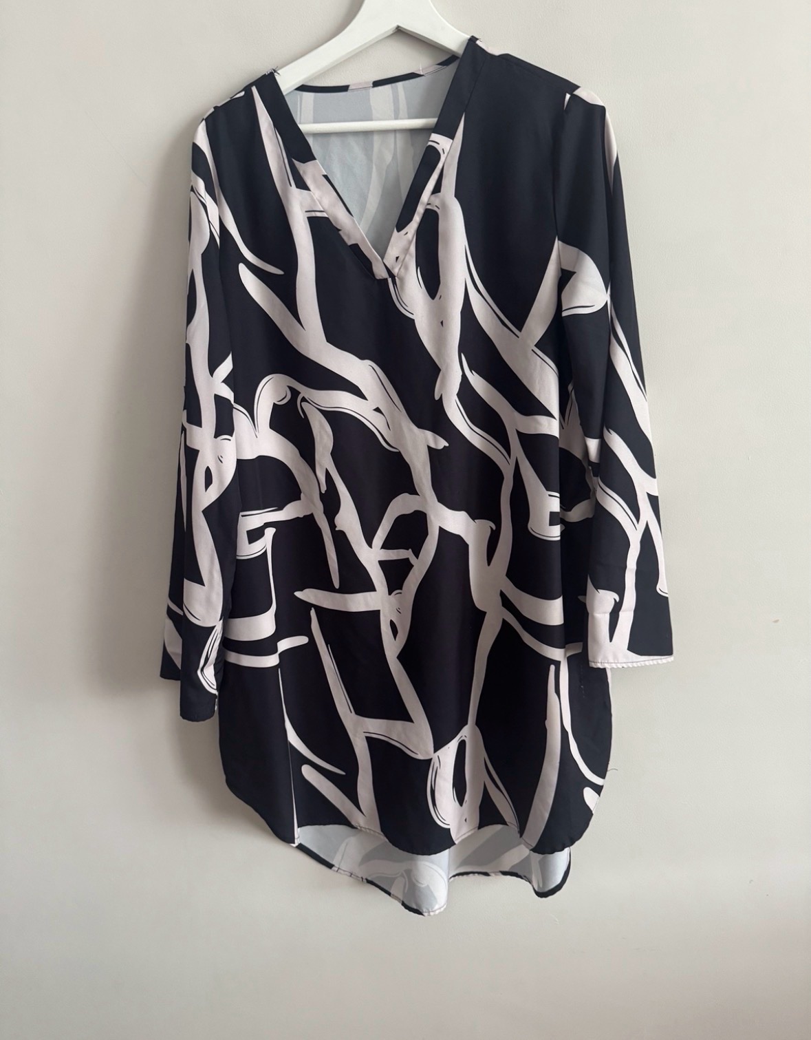 Black Cream Abstract Print Beach Cover Up Tunic Size L
