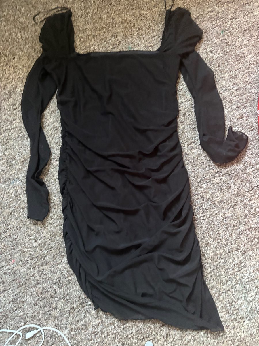 Woman’s size extra large black dress