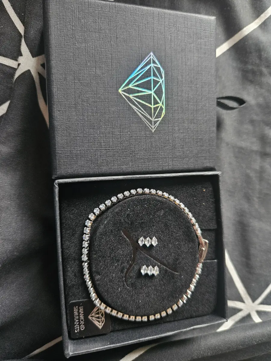 Lovisa bracelet & earring set