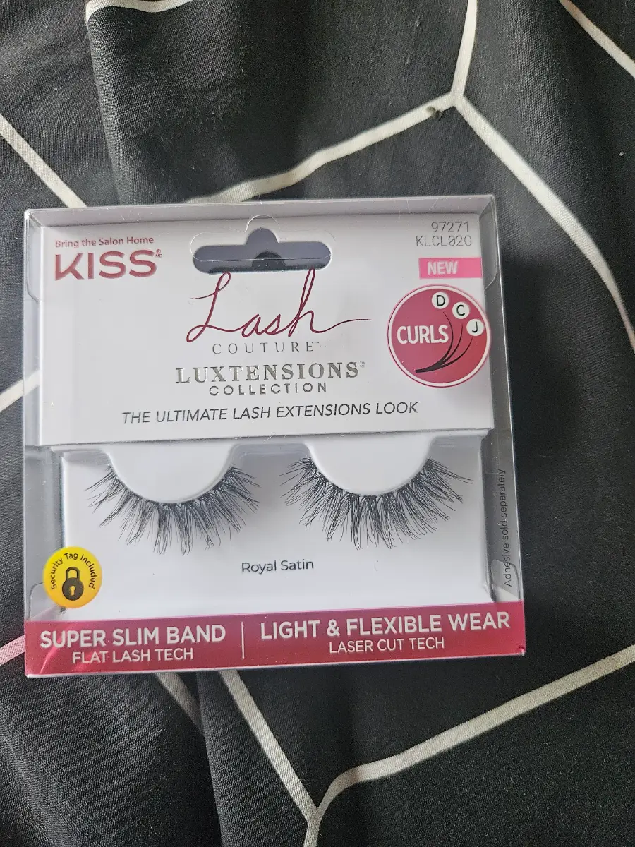 Kiss Lash couture curls
