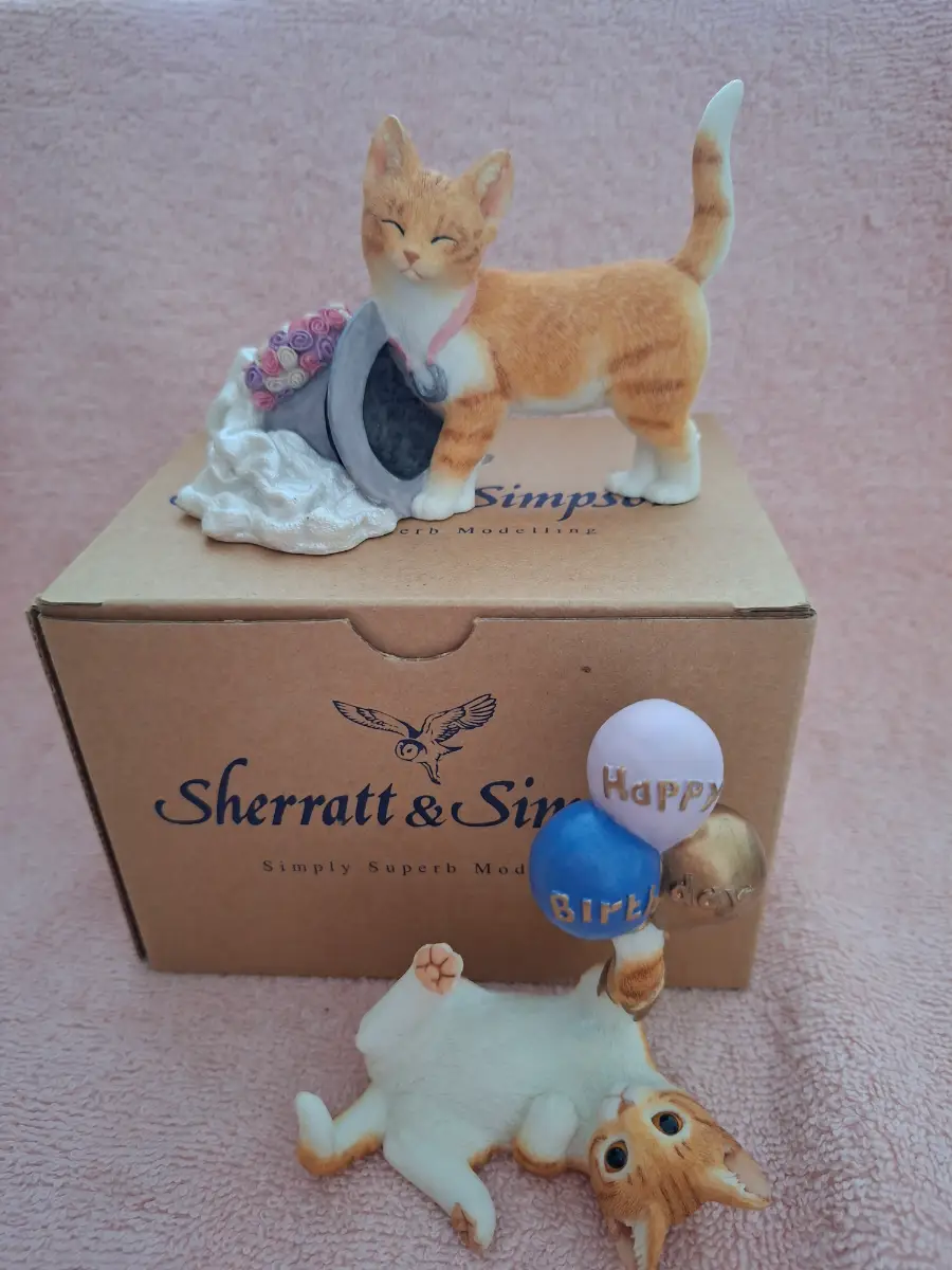 Sherratt & Simpson Cat Figurines