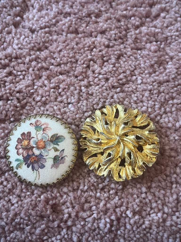 Gold style brooches