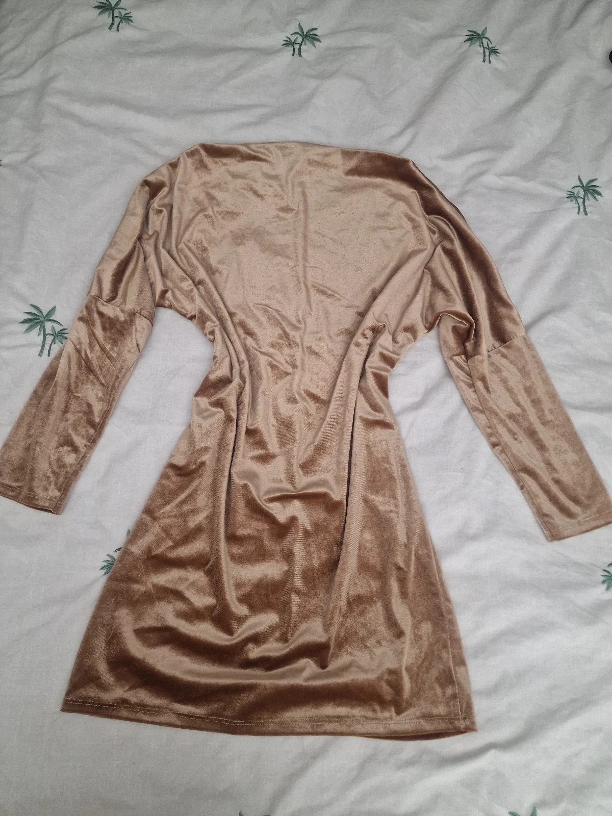 Loose fitting beige dress