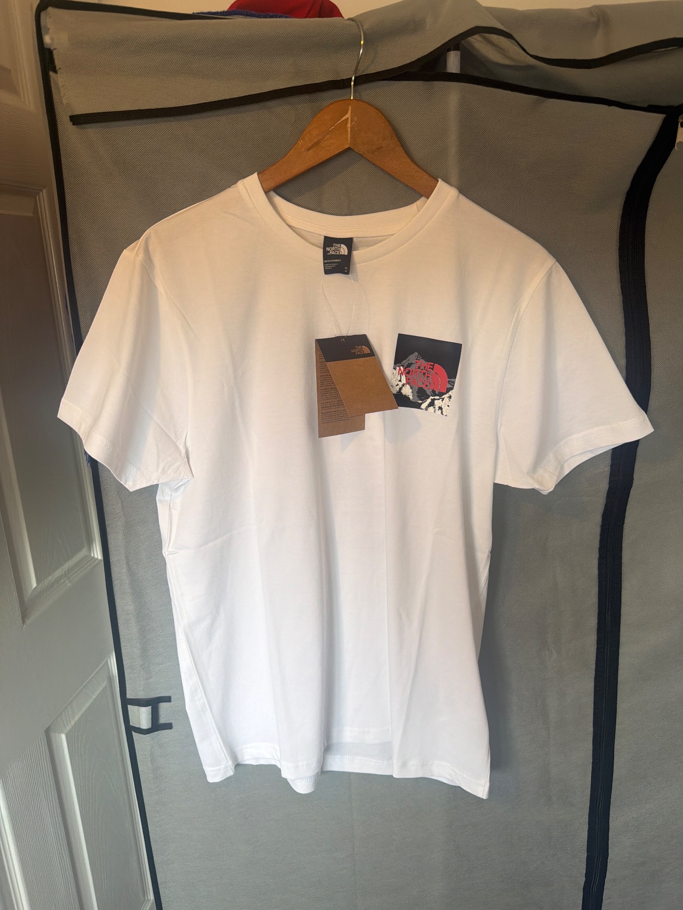 The North Face Energy Graphic T-Shirt White – Men’s M – New With Tags