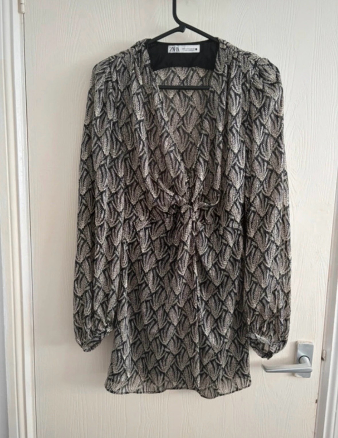 Silver & Black Metallic Shimmer Front Knot Long Sleeve Mini Dress Size M Zara