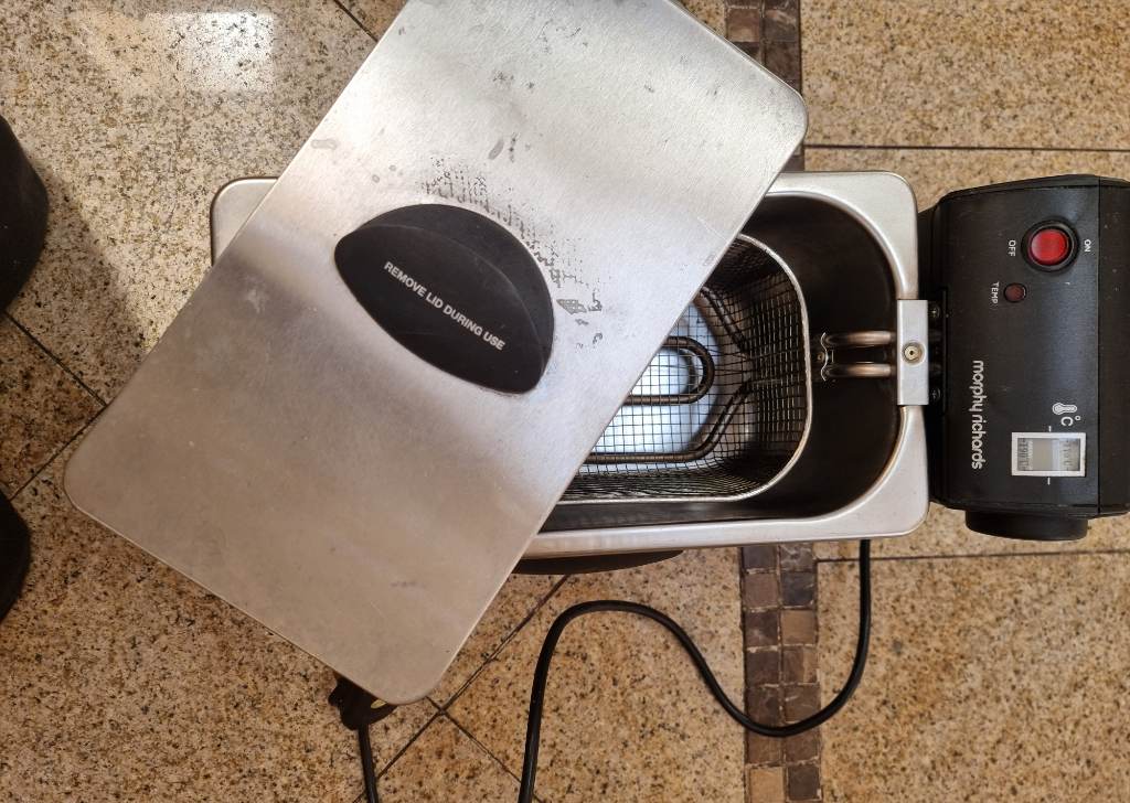 Morphy Richards deep fat fryer (Stainless Steel)