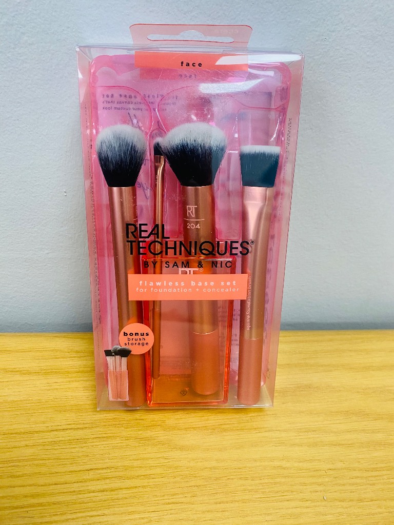 Real Techniques Flawless Base Set-New