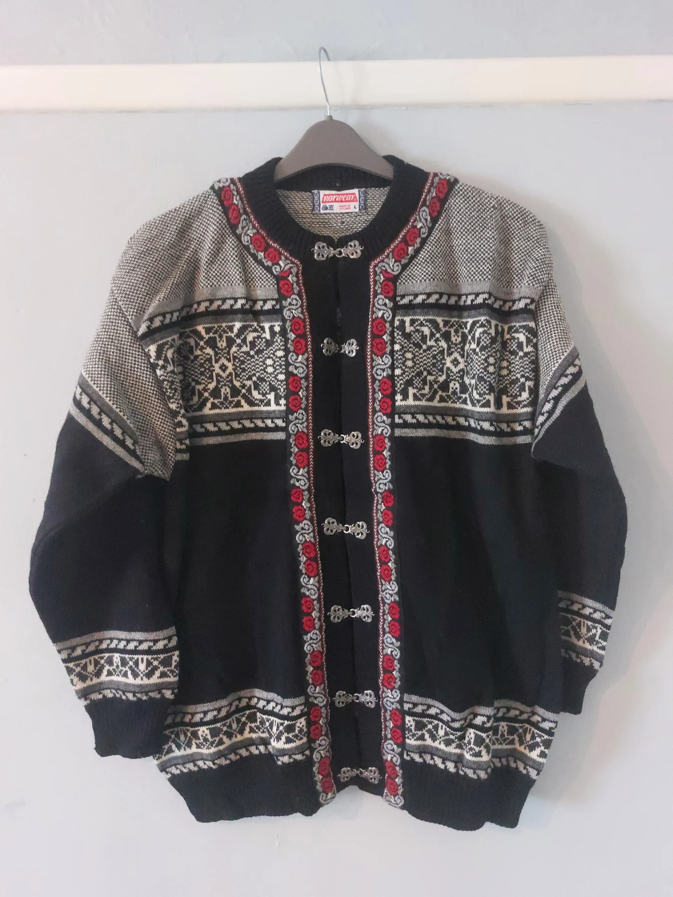 Vintage Nordic Fair Isle Wool Sweater Cardigan Pewter Clasps Norwear
