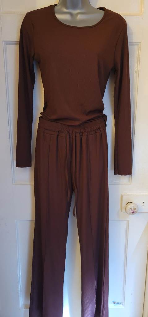 Casual trousers and bodysuit set