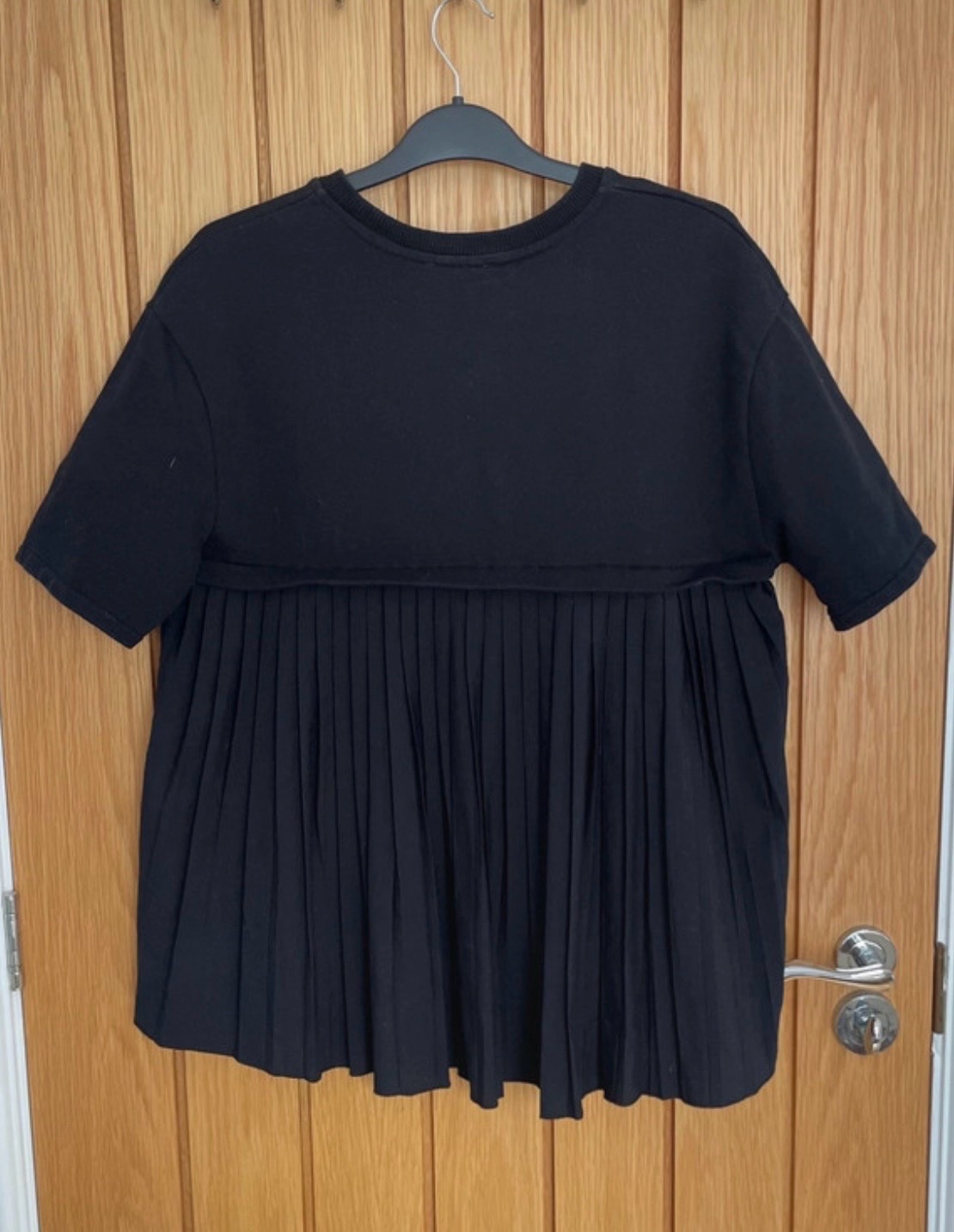 Zara Ladies black pleated jumper size Medium