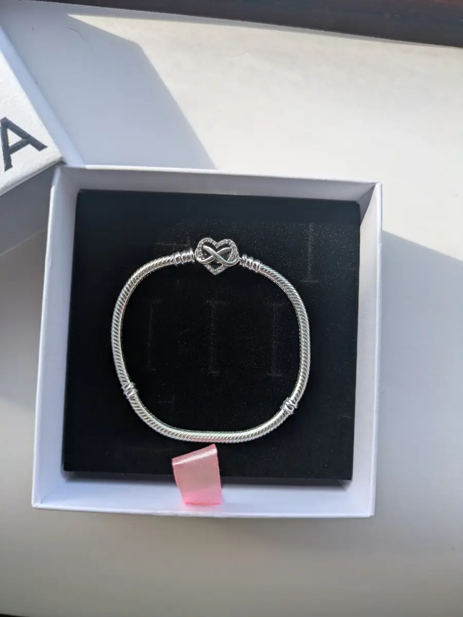 Pandora sparkling infinity heart clasp snake chain bracelet
