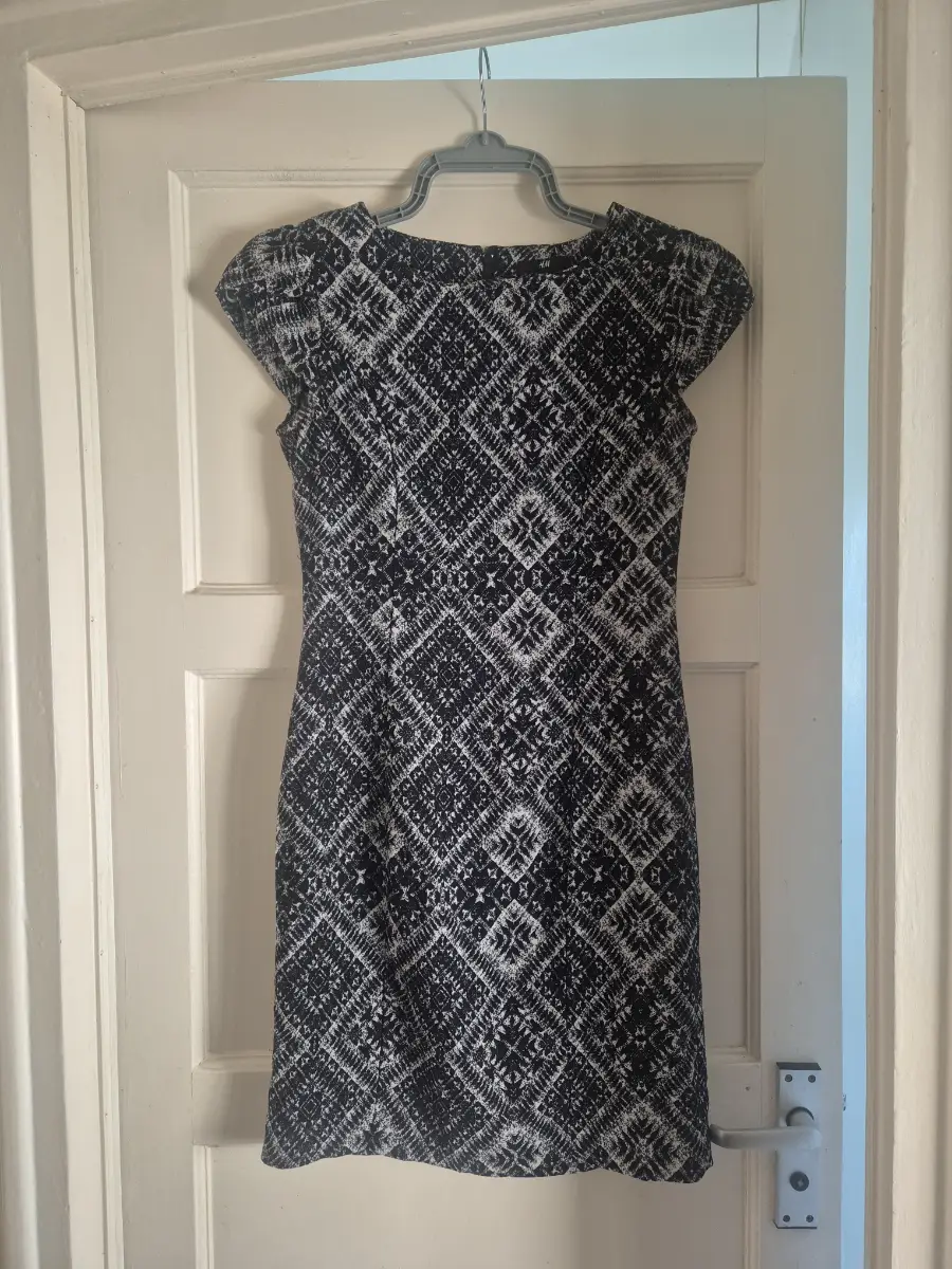 H&M Womens geometric print mini dress|Size 36 (UK8)
