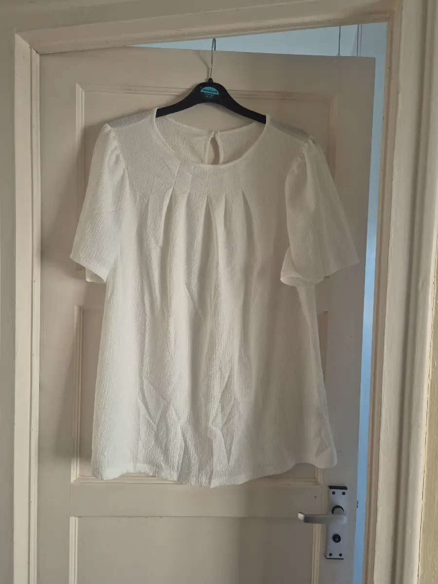 Himland Womens white textured short sleeve top|Size 1XL (UK18/20)