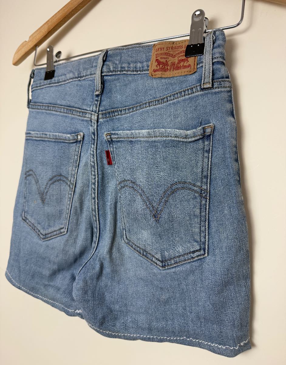 Levi’s Mile High Super Skinny Light Wash Denim Shorts W27 UK 8