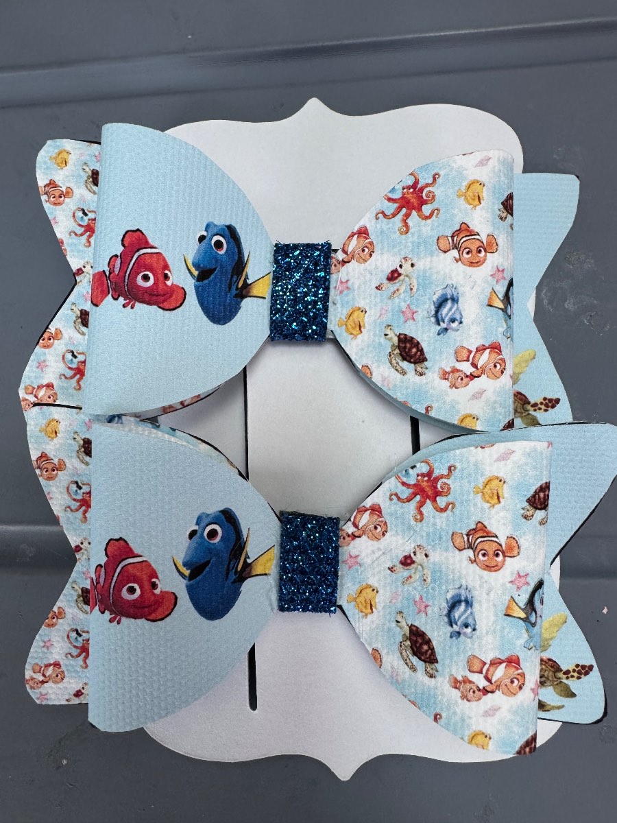 2 x hair bows