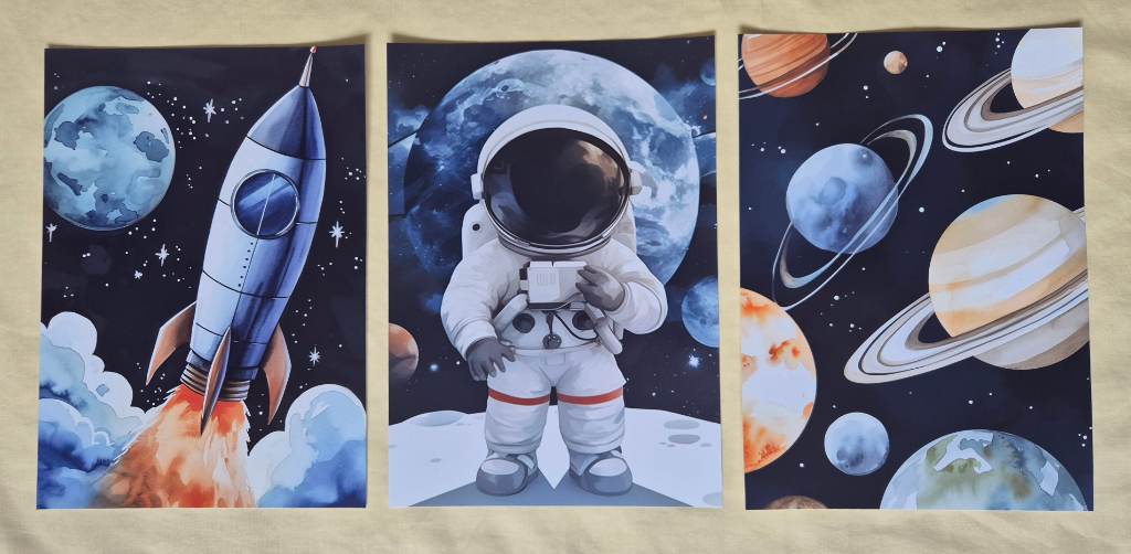 3 pcs Astronaut and various planets Art