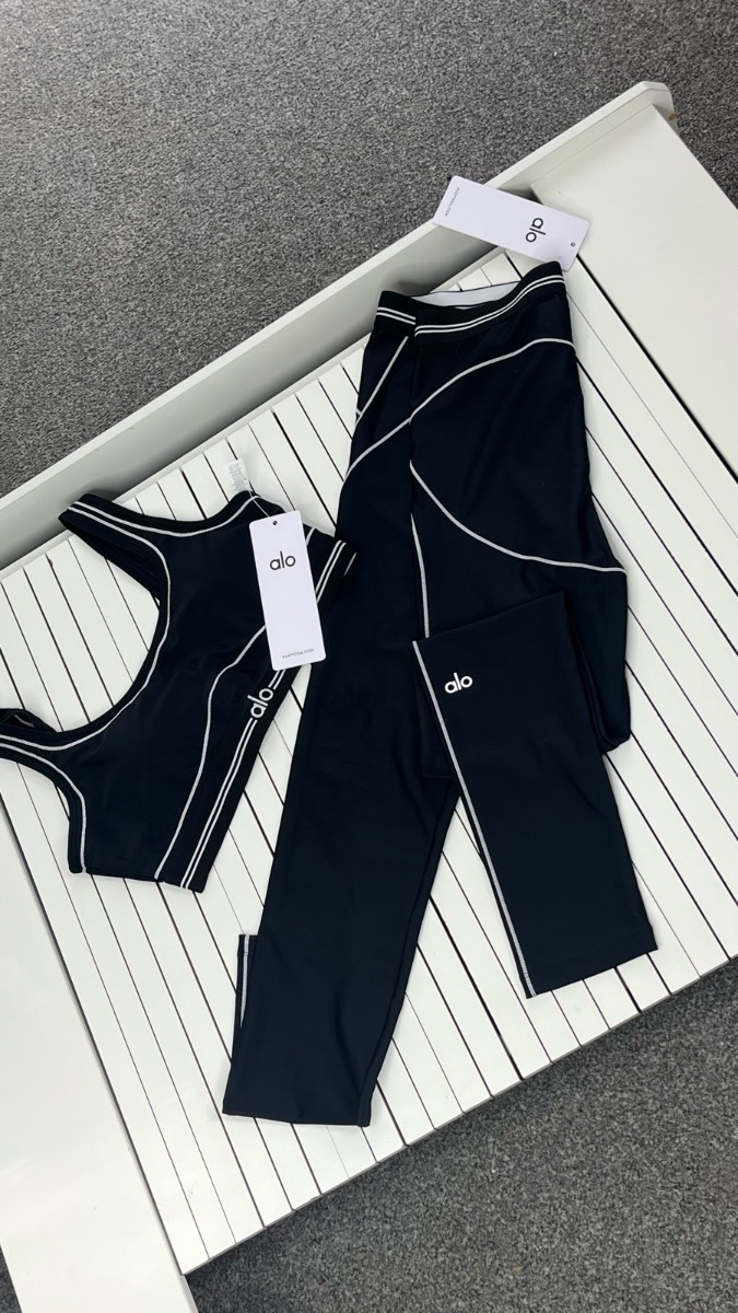 Black ALO Yoga Set (S)