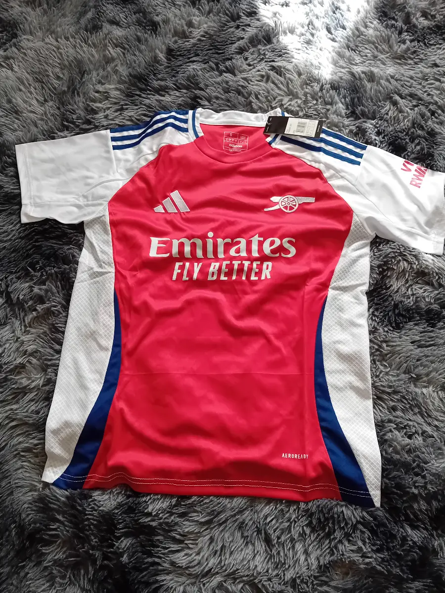Arsenal 24/25 home kit