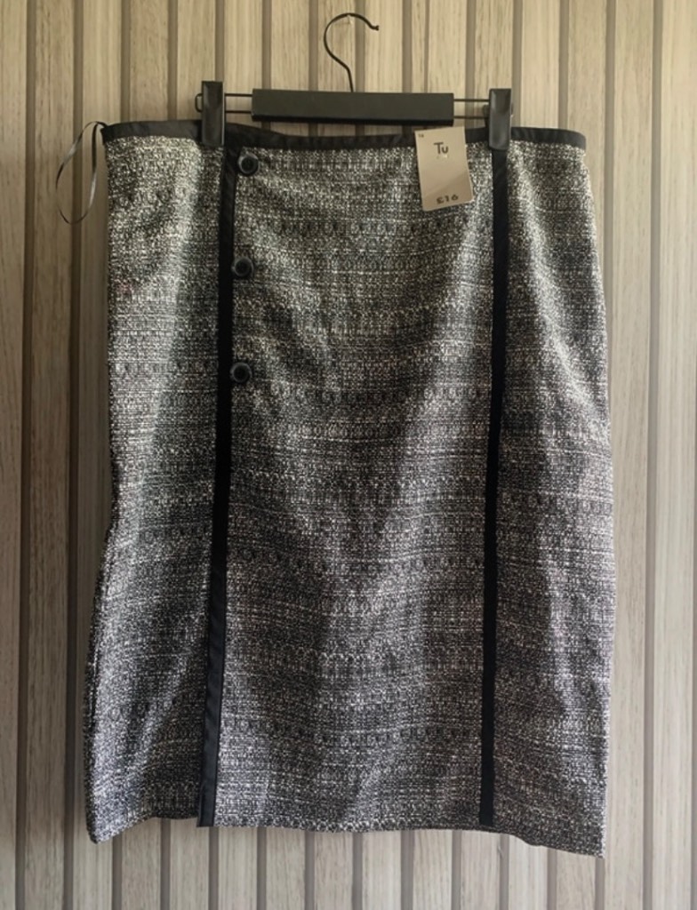 Ladies knee length skirt size 16