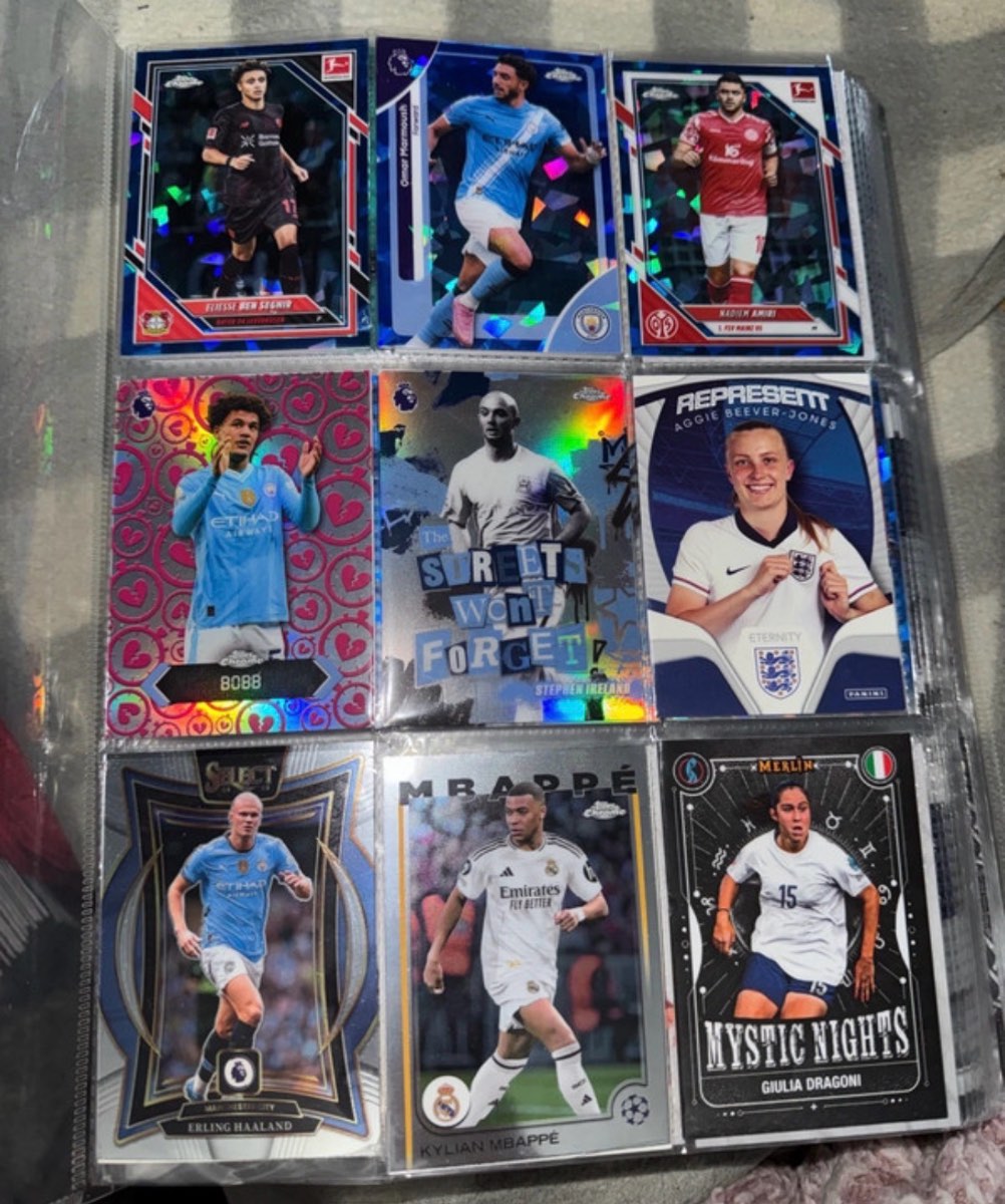 Binder full of football cards - over 400+ cards!