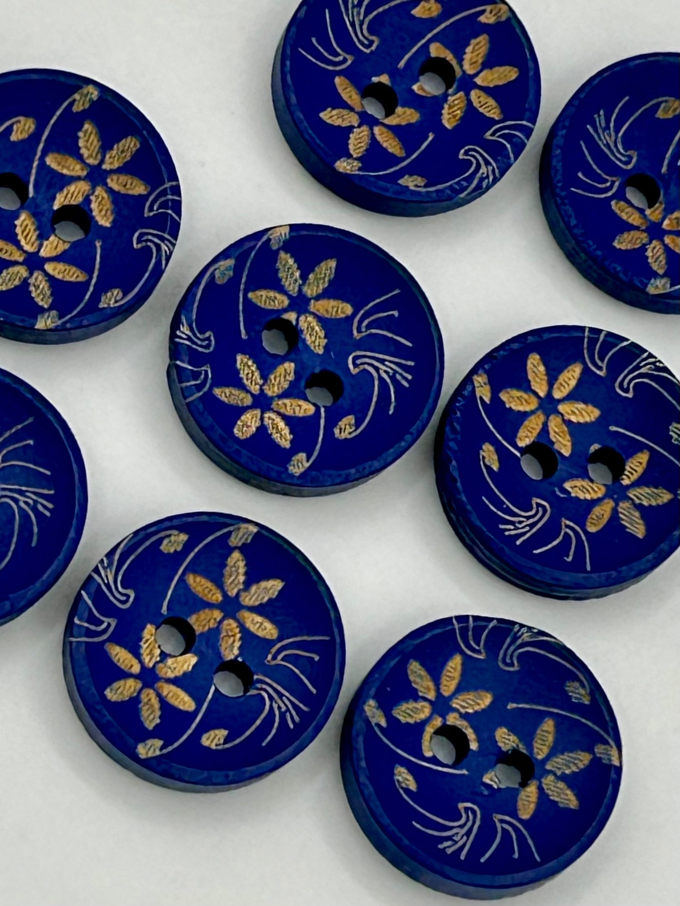 Wooden ‘Carved’ Buttons, 15mm Buttons, Cardigan Buttons set, Blouse Buttons, Small Flower Buttons