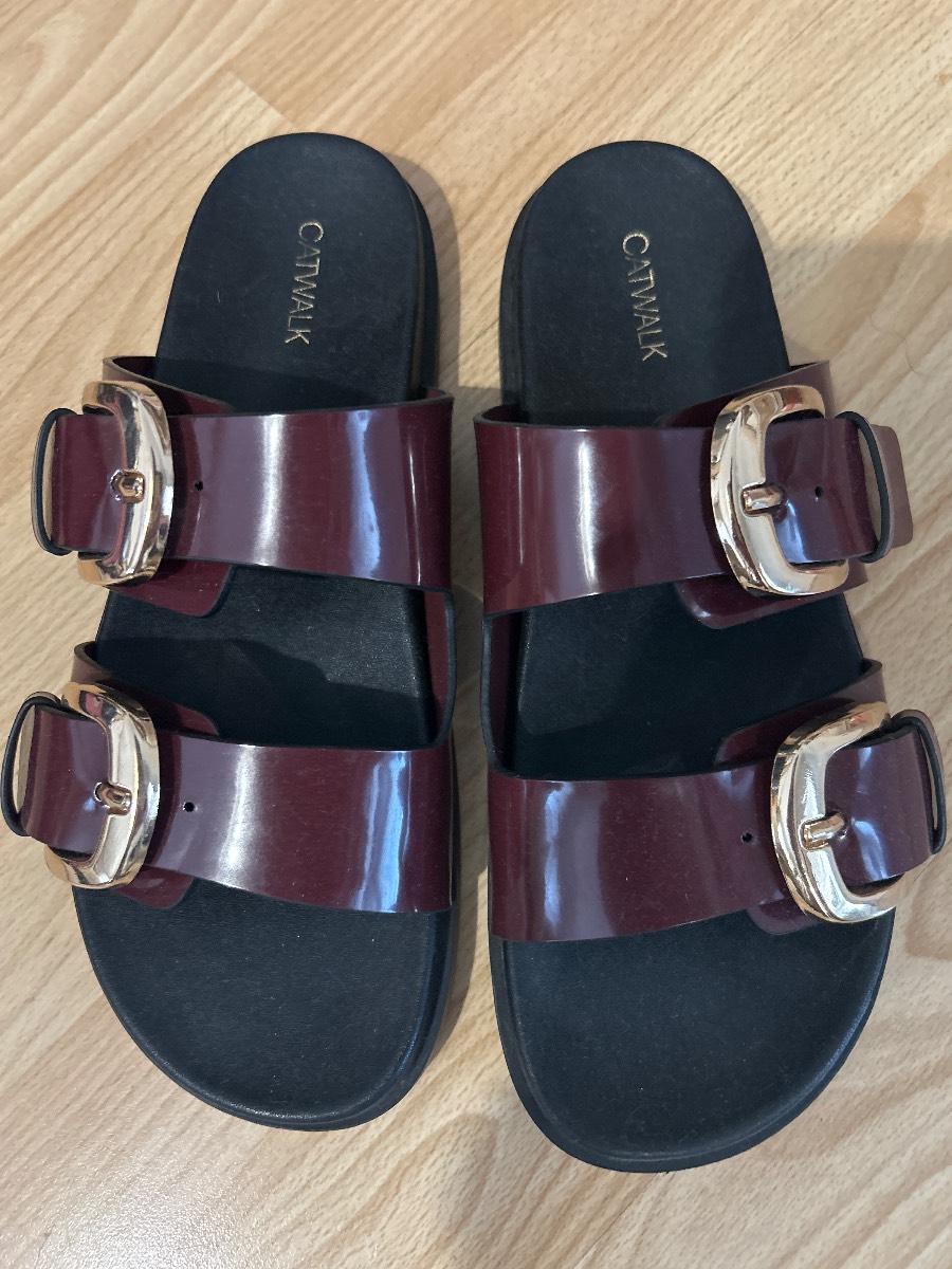 Burgundy slides/mules 7