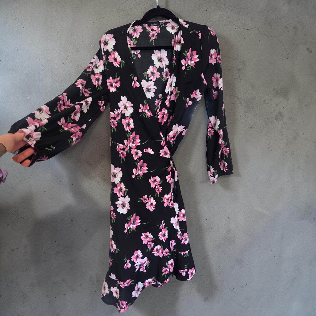 Boohoo Floral Wrap Midi Dress – Size 12