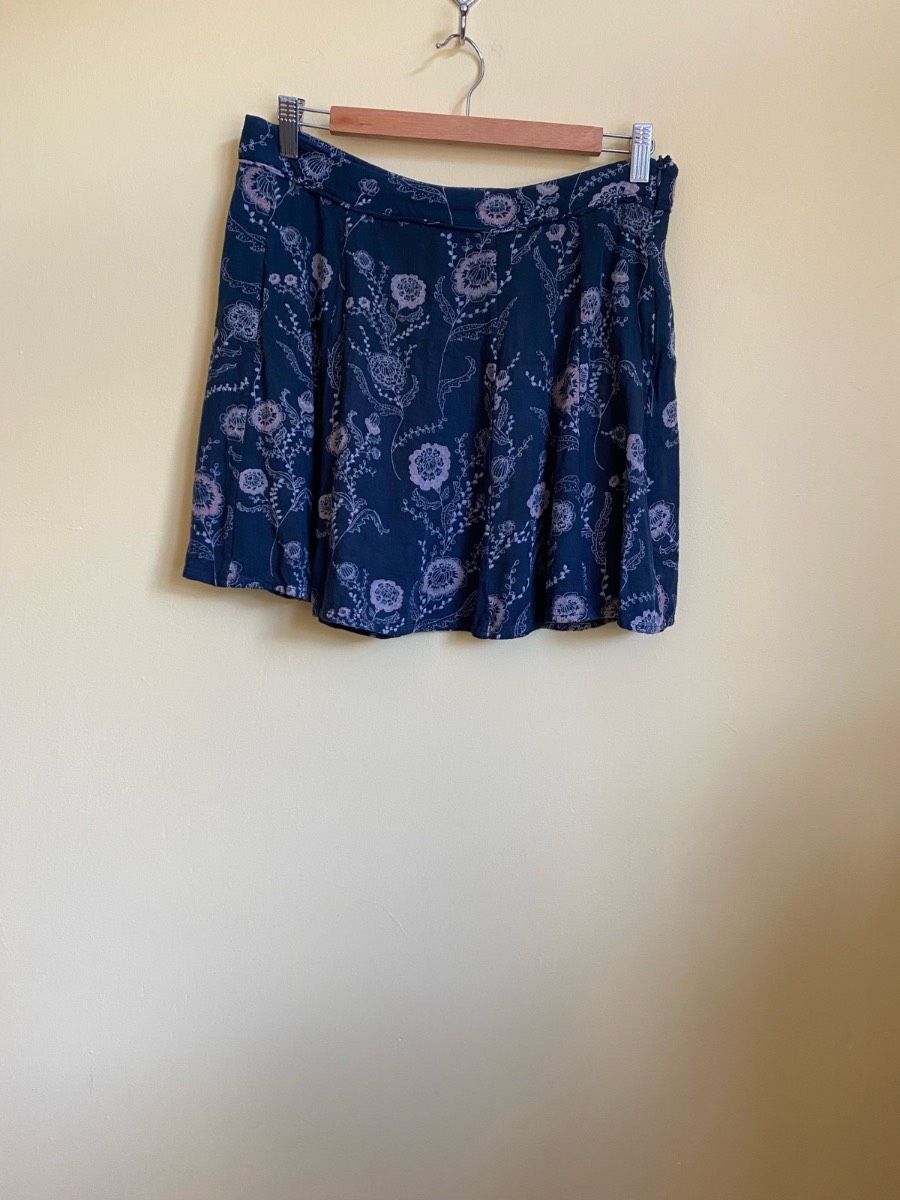 FatFace Floral Mini Skirt Navy Pink Size 12 100% Viscose⁠