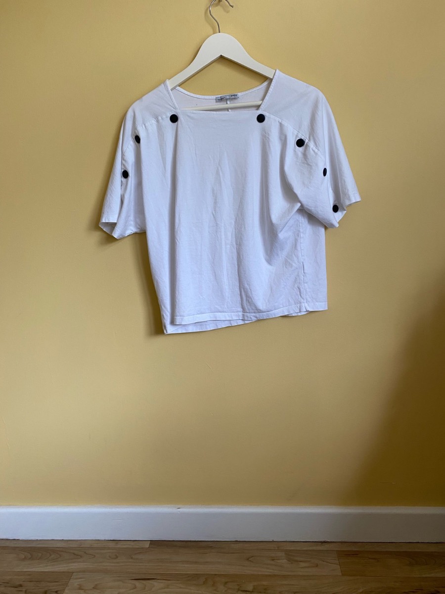 Zara White Cotton T-Shirt with Black Button Details Size Medium (UK 10)