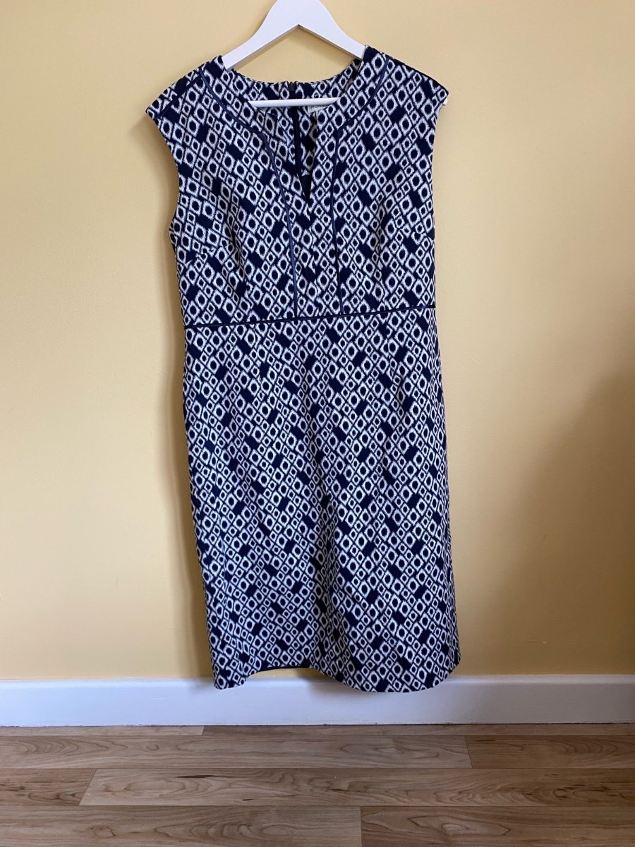 Monsoon Navy & White Geometric Ikat Shift Dress (Size UK 16)