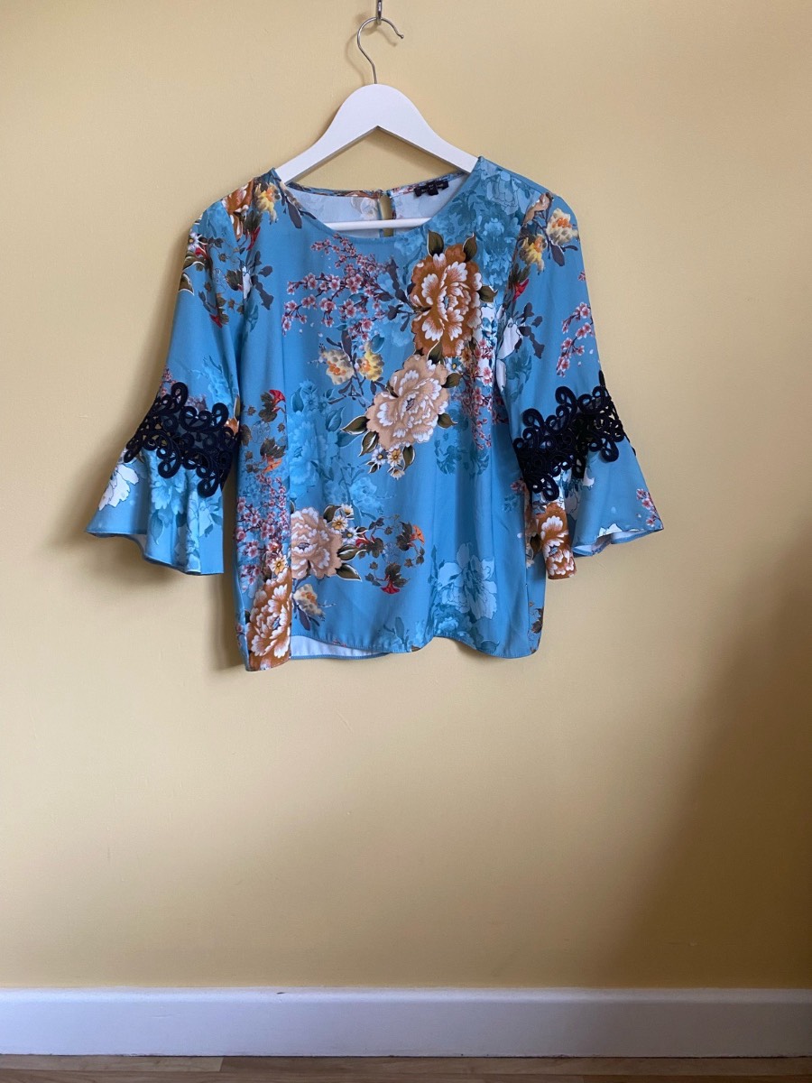 River Island Blue Floral Blouse with Crochet Sleeve Detail (Size 10) Party