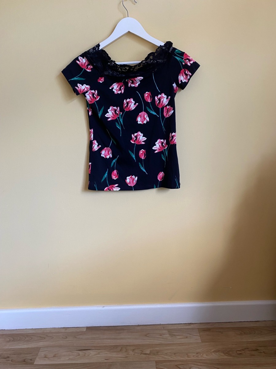 Dorothy Perkins Black & Pink Tulip Lace Trim Top (Size UK 10)