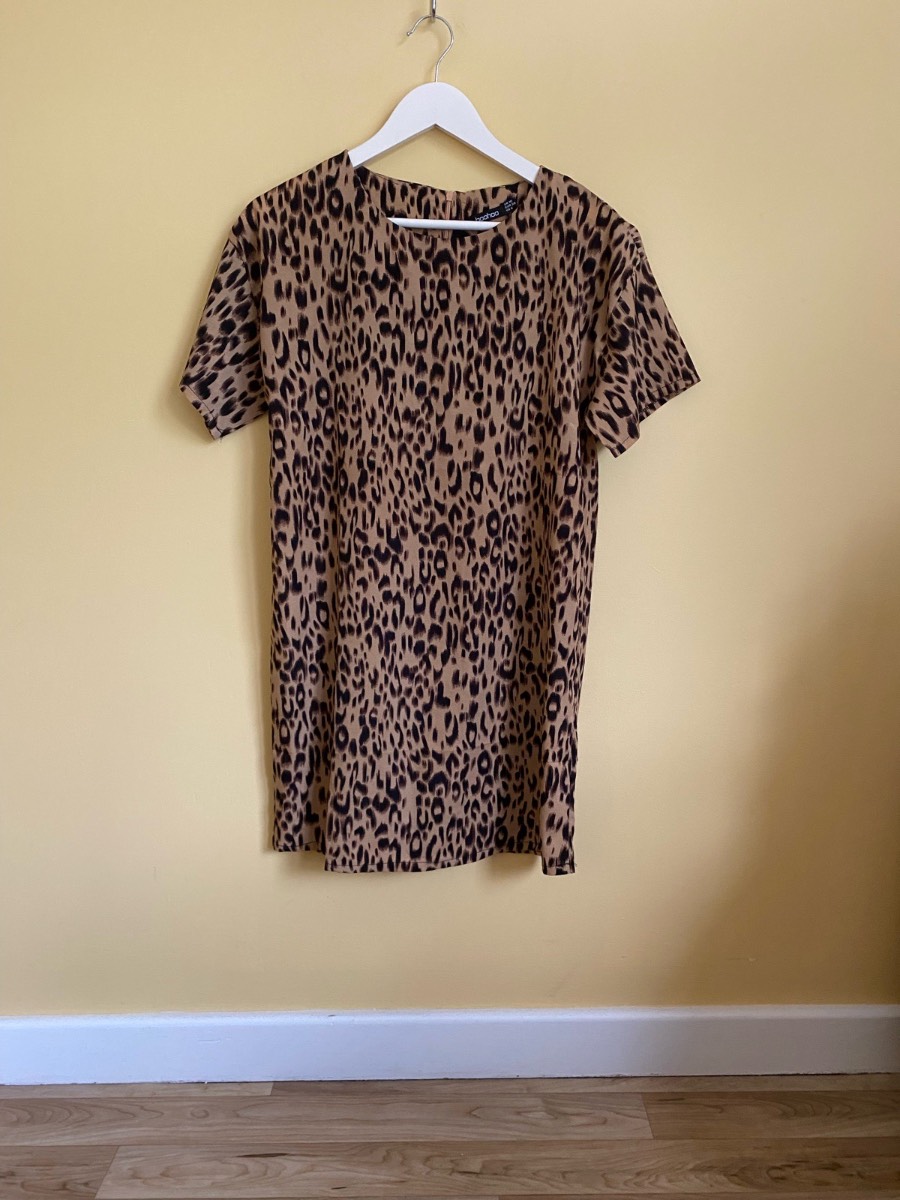 Boohoo Leopard Print Short Sleeve T-Shirt Dress (Size UK 10)
