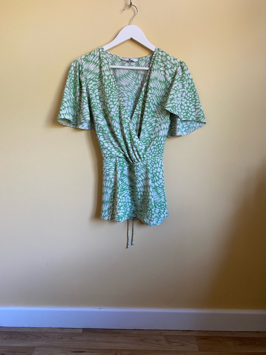 V by Very Green & White Abstract Print Wrap Top (Size 16)