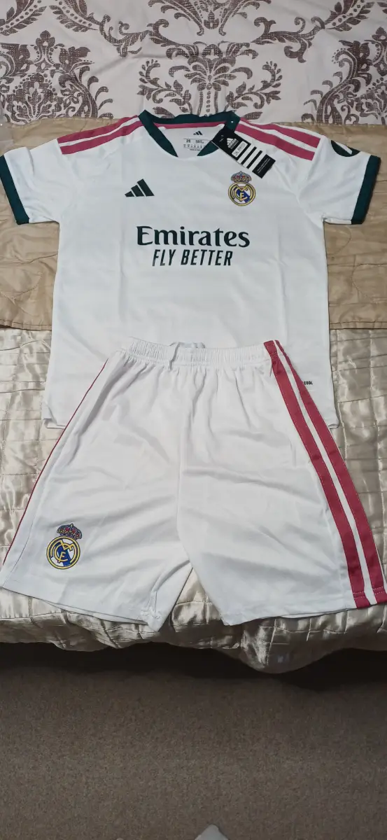 Real Madrid Kids Football Kit (Size Age 10)