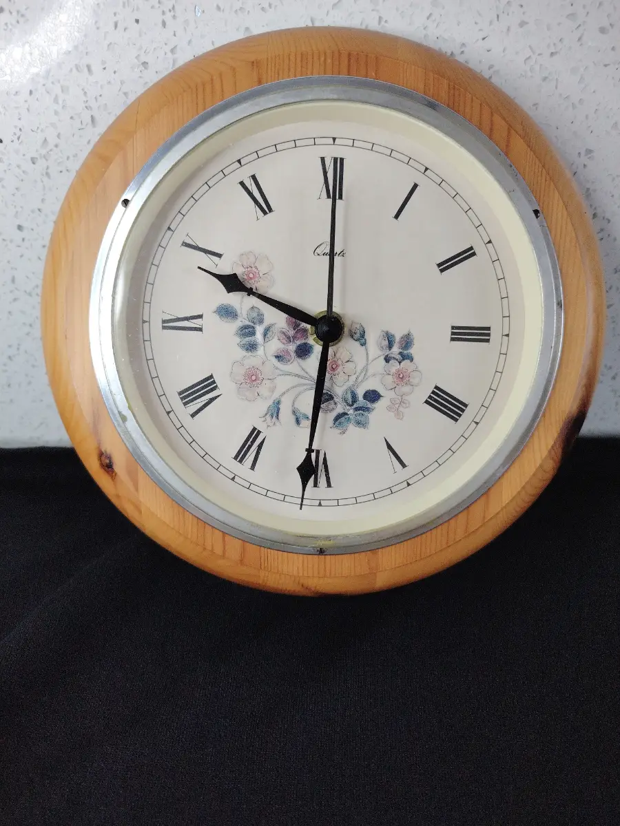 Vintage M&S Harvest Quartz Wall Hanging clock