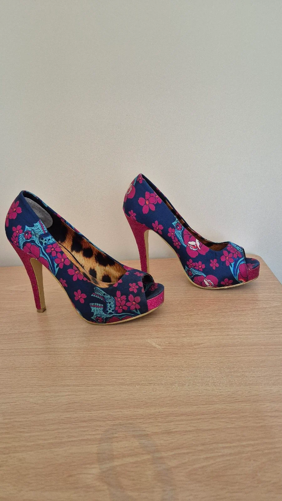 Iron Fist Heels 4" Shoes. Size 4