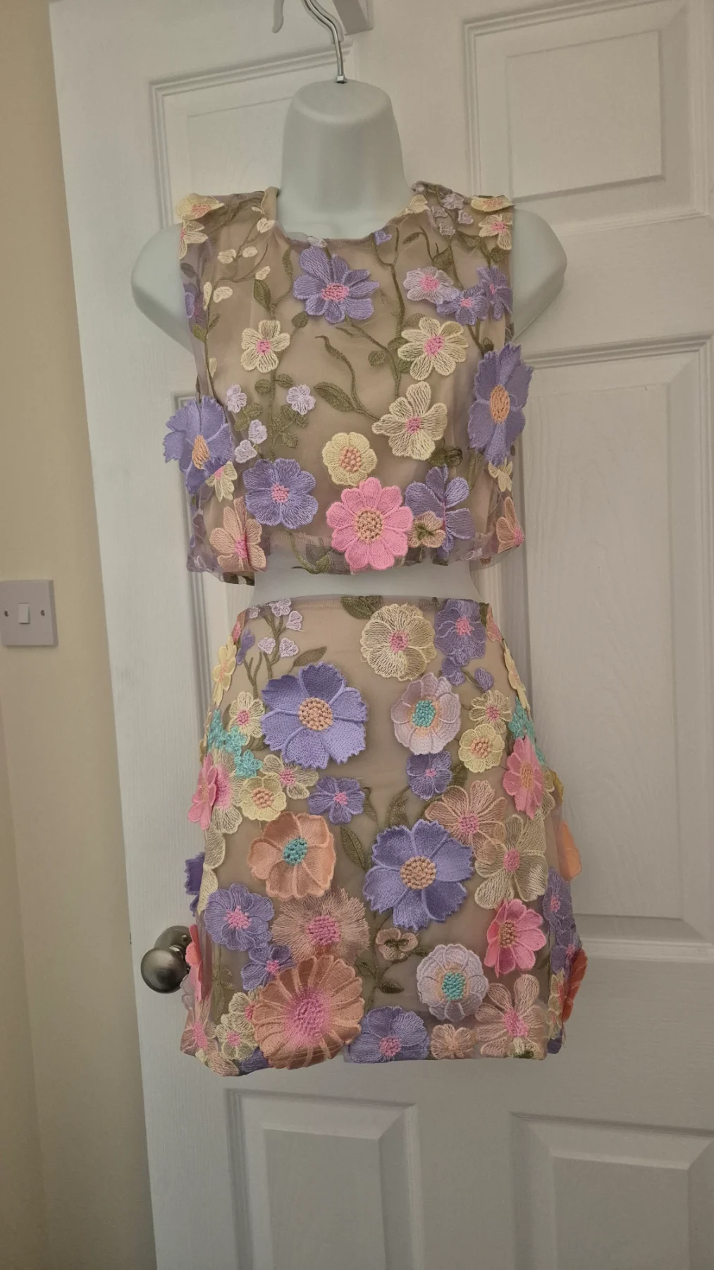 Petal Bloom 2 Piece set. Crop Top And Midi Skirt. Size M